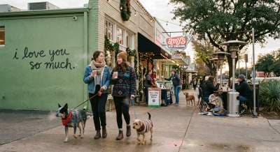 The DogâFriendly South Congress Holiday Stroll: Insider route, quiet windows, patio stops, and easy ways to give back